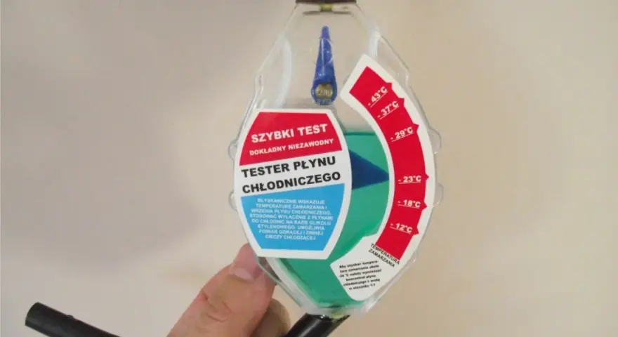 Tester płynu chłodniczego z podwyższoną temperaturą wrzenia, wskazujący temperaturę zamarzania i wrzenia.
