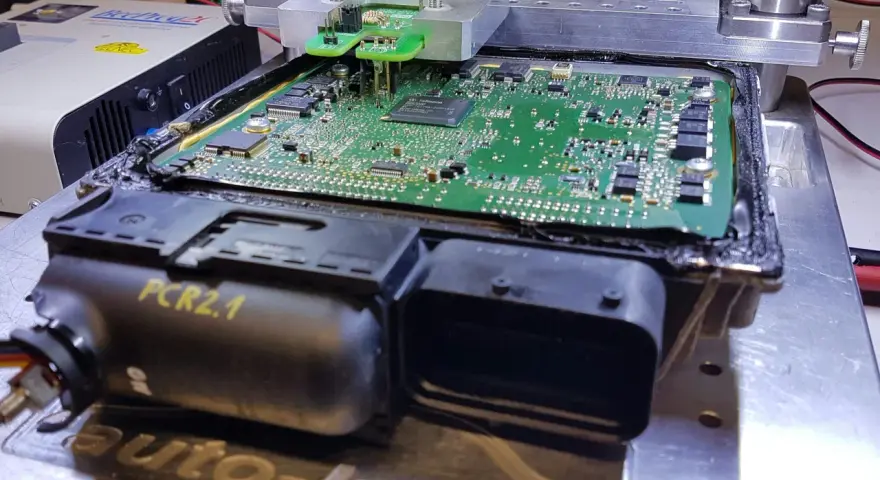 Naprawa sterownika Audi PCR2.1, diagnoza DTC P0300. Elektronika samochodowa.